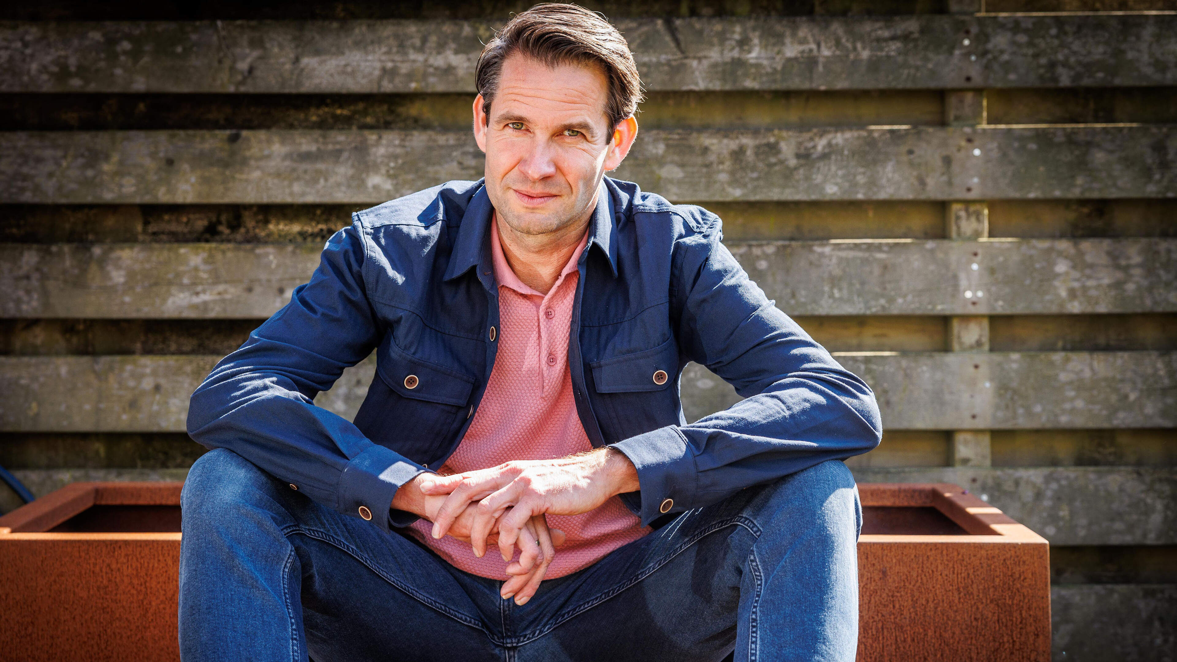 Gruwelijk ongeluk met machine kostte Johan (46) bijna zijn leven, nu waarschuwt hij anderen: ’Ik gilde het uit van de pijn’